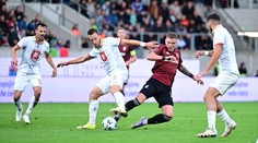 Divoká desetiminutovka a porážka Sparty, fotbalisté Hradce senzačně slaví