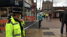 Žena v Británii útočila nožem. Byla to muslimka, tvrdí svědci