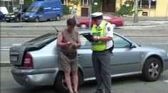Černý den poldů: bourali v Praze i Brně