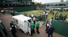 Kolaps ve Wimbledonu! Pro fanynku musela jet záchranka