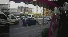 Tito grázlové vyloupili zlatnictví na pražském Žižkově. Poznáváte je?