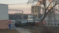Tajemství Putinových autobusů. Z Ukrajiny vozí děsivý náklad