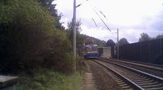 Spadlé stromy zastavily na Svitavsku pendolino