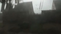 Tornádo mu před očima rozervalo dům na kusy. Podívejte se na děsivé záběry!
