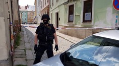 Manévry v Jihlavě: Právníkovi hrozí bombou! Už na něj stříleli