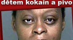 ZRŮDA: Dávala svým malým dětem kokain a pivo