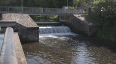 Škola vymyslela, jak ven z energetické krize. Chce zprovoznit vodní elektrárnu