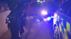 Šílenec za volantem. Opilý muž (68) se zákazem řízení ujížděl policistům rychlostí 200 km/h