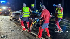 Děti bojují o život, otec zemřel. Mladík sešrotoval auto s pětičlennou rodinou
