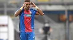 Nesportovní chování Beaguela po zápase. Soupeři se vysmíval