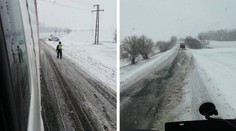 Pomáhat a chránit! Kamioňák zapadl, přístup policie ho šokoval