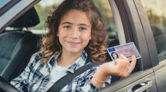 Na české silnice už vyrážejí i 17letí řidiči. V čem by měli za volantem sbírat zkušenosti?