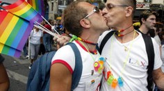 Argentina povoluje sňatky homosexuálů