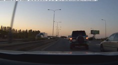 Polem, nepolem! Zfetovaný šofér ujížděl oranicí, pak skončil v plotu