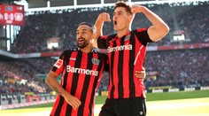 Schick se opět trefil, ale kvůli zranění nedohrál. Zápas nakonec skončil plichtou