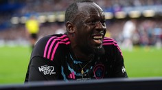 Ošklivé zranění sprintera Bolta. Při fotbale ho odnášeli na nosítkách