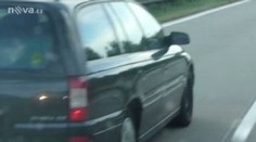 Celníci pašeráka cigaret sledovali 70 kilometrů. Lapila ho policie