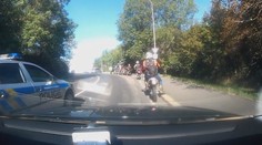 Motorkáři uvízli v policejní síti. Tyto stroje nemají na silnicích, co dělat