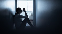 Zpěvák zemřel ve svatební noc. Místo fotek vybírám pohřební věci, pláče vdova