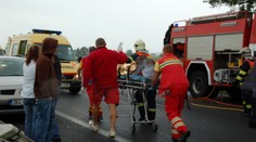 S dělníkem se zřítila konstrukce, těžce si ZRANIL PÁTEŘ! Letěl pro něj VRTULNÍK