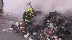 Na Barrandově zasahovali hasiči. U filmových ateliérů hořel kontejner s elektroodpadem