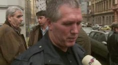 EXKLUZIVNĚ: Ozbrojený lupič přepadl pražskou banku, odměna za dopadení půl milionu