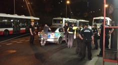 Dva útočníci napadli řidiče autobusu. Skončil v nemocnici
