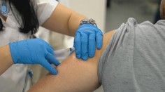 Očkování proti covidu-19 pro pojištěné zdarma! Návrh schválila vláda