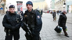 Policie chystá mimořádná opatření. Posílá do ulic hlídky s dlouhými zbraněmi