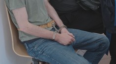 Muž z Hradce je znovu ve vazbě. Vyhrožoval policistům i úředníkům