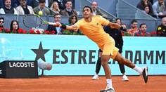 Madrid zaplavila zranění. Kanaďan je ve finále díky třem skrečím soupeřů
