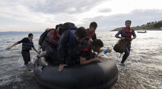 V oblíbeném turistickém ráji Čechů protestují stovky uprchlíků!
