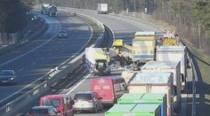 Nehody komplikovaly provoz na D1. Srazilo se tam několik aut