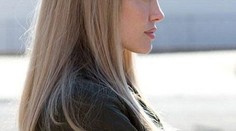 Z Angeliny Jolie se stala blondýna