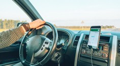 Můžou vibrace od motoru poškodit váš telefon? Apple varuje hlavně motorkáře