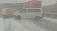 VIDEO: Hrozivé záběry z D5. Takhle se auta řítila do hromadné nehody