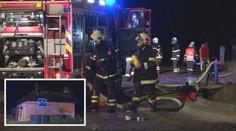 Úder blesku zapálil střechu novostavby, škoda za dva miliony