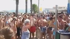 Má to ze slunce nebo z drog? TECHNOBÁBA ukázala na Ibize, jak má vypadat divočina