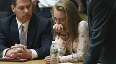 Dívka napsala příteli, aby se zabil, ten to udělal. Teď ji potrestali