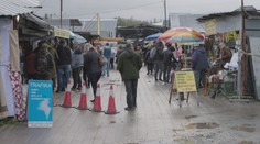 Češi ve velkém vyrazili na polské tržnice. Vykoupili, co se dalo