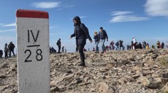 Sněžku letos v létě zaplavily davy lidí. Správci parku jsou z toho nešťastní