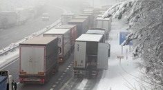 Bída na D1. Měla by kvůli ní vláda zlevnit dálniční známky? ANKETA