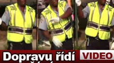 VIDEO: Dopravu řídí TANČÍCÍ policista