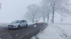 Silničáři varují řidiče: Sníh a led na silnicích, jazyky a závěje!