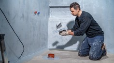 Oprava koupelny se změnila v souboj o život. Vítěz odešel se ženou poraženého