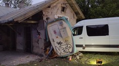Vážná nehoda u železničního přejezdu. Šest lidí skončilo v nemocnici