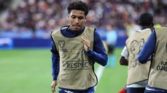 Francouzský fotbalista byl odvolaný z líbánek. Nakonec nehrál ani minutu
