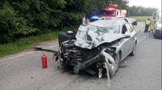 Auto smetlo a zabilo motorkáře, který mu zřejmě nedal přednost