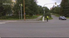 Řidič srazil na přechodu holčičku (6). Svědci: jel na červenou