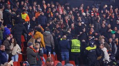 Fanoušky Stuttgartu napadla policie. Šéf klubu zuří, sám celou situaci viděl